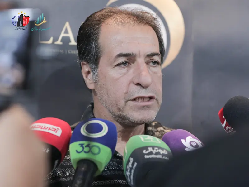 صادق ورمرزیار در نمایشگاه صنعت ساختمان غرفه تعاونی پیشکسوتان کهن