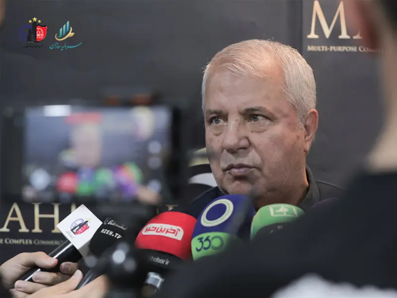 مصاحبه علی پروین در نمایشگاه صنعت ساختمان غرفه تعاونی پیشکسوتان کهن