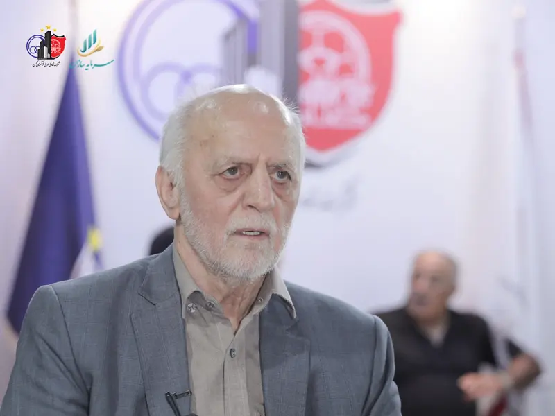 خودربین در روز سوم نمایشگاه صنعت ساختمان در غرفه تعاونی پیشکسوتان کهن